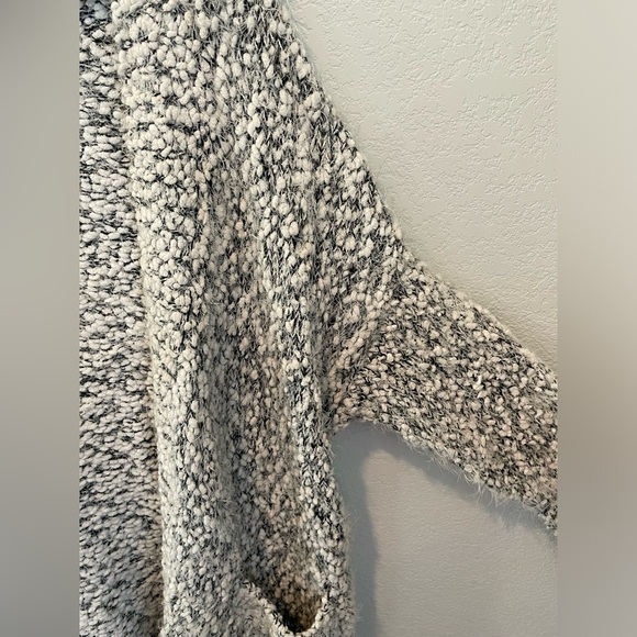 LIRA Extra Small/Small Black and White Extra Long Miranda Cardigan Sweater - Picture 4 of 8